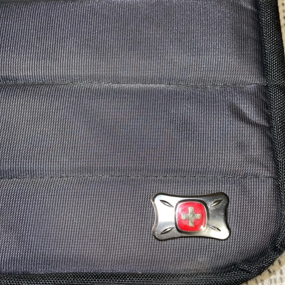 Preowned Swiss Gear Stylish Black Laptop Bag